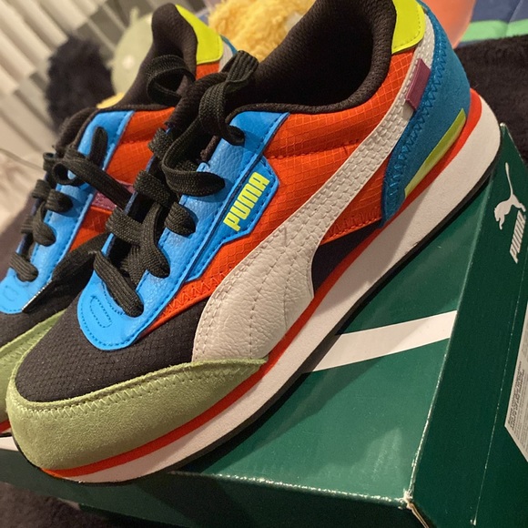 Like brand new Puma sneakers - Picture 4 of 4